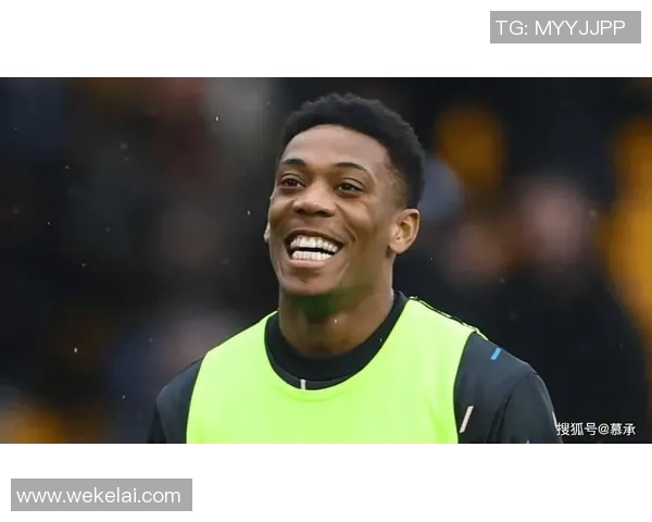 足球明星的辉煌与遗憾交织让人感慨不已的职业生涯与人生选择